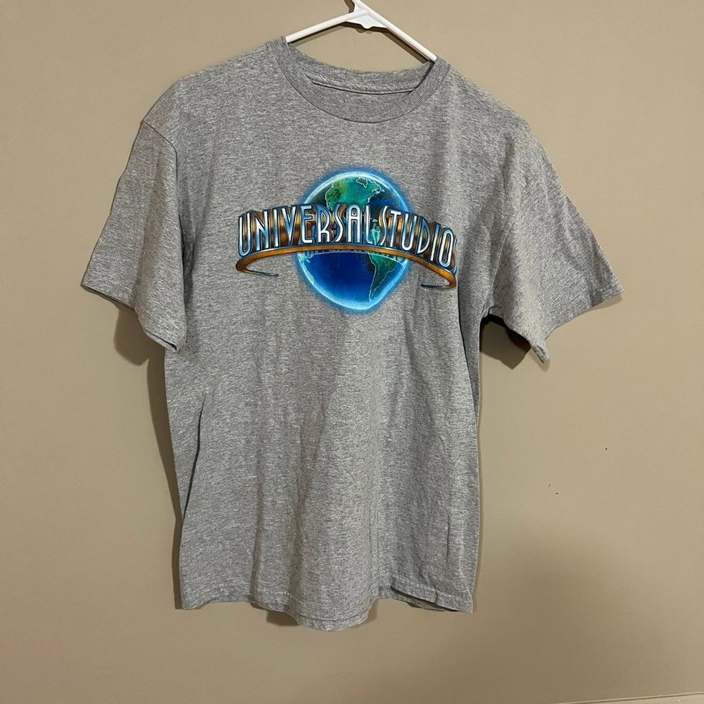Universal Studios grey‎ short sleeve Popover Shirt t-shirt size medium